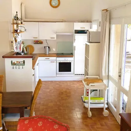 Les Lauriers Blancs Pour 6 Personnes Avec Piscine Privee Et Vue A Vila