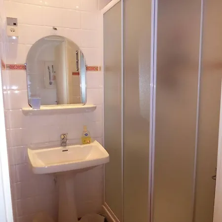 Vila Les Lauriers Blancs Pour 6 Personnes Avec Piscine Privee Et Vue A