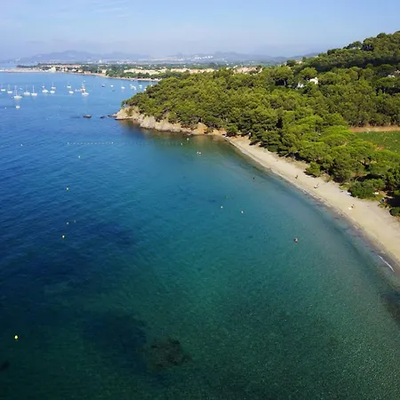 Les Lauriers Blancs Pour 6 Personnes Avec Piscine Privee Et Vue A Vila