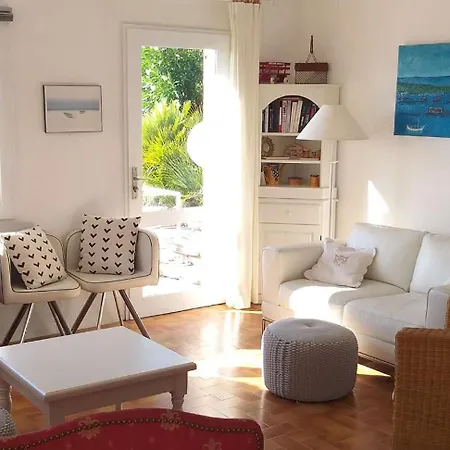 Les Lauriers Blancs Pour 6 Personnes Avec Piscine Privee Et Vue A Vila *