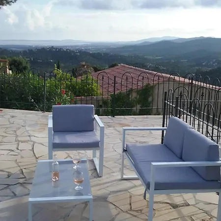 Vila Les Lauriers Blancs Pour 6 Personnes Avec Piscine Privee Et Vue A